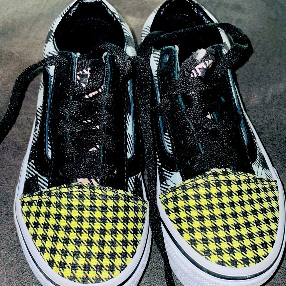 Toddler boy Van in plaid multicolors size 11.0